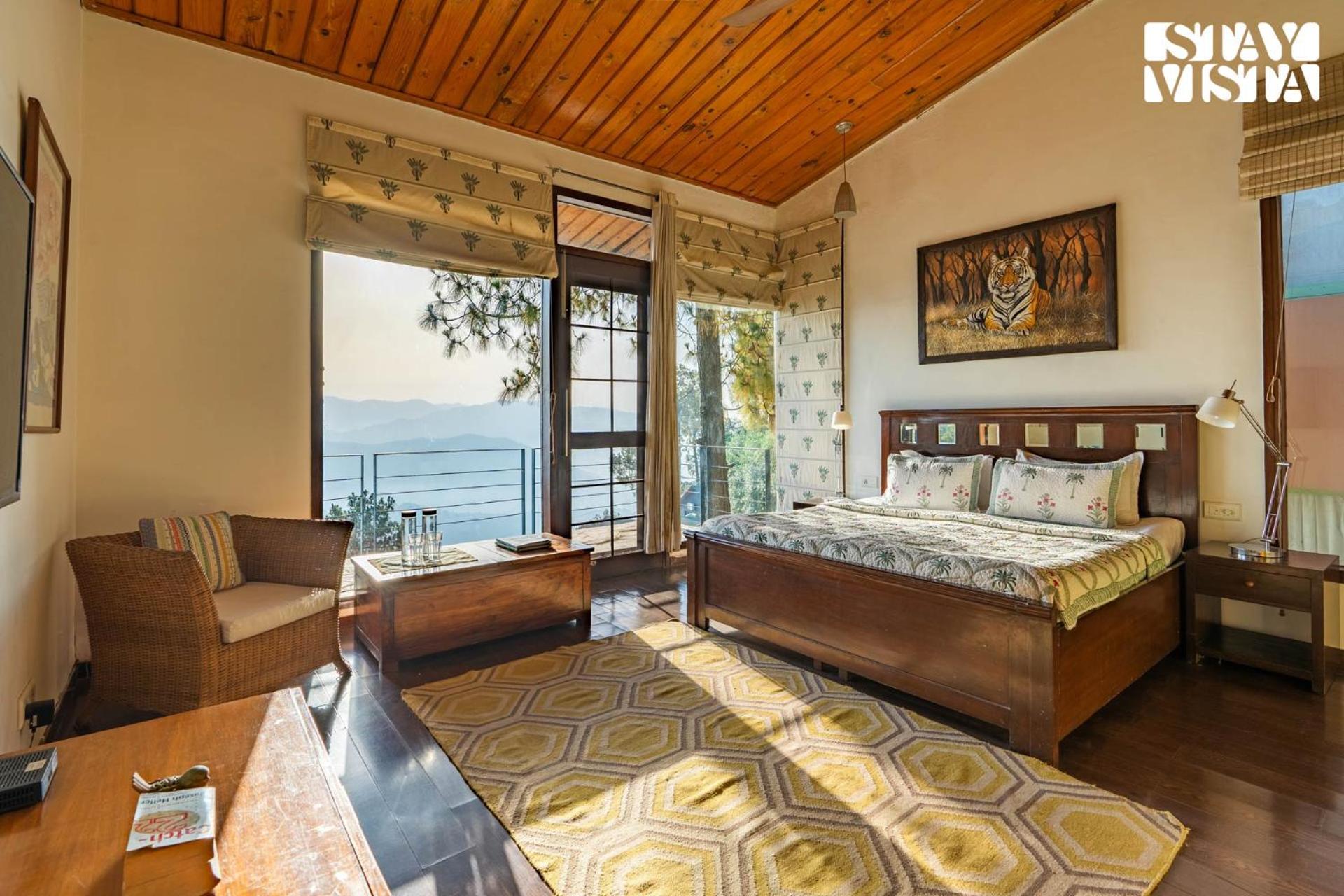 Stayvista At Hillcrest Villa With Valley View, Bonfire And Heater Kasauli Exterior photo